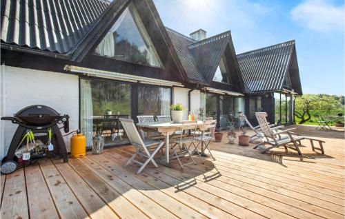 . Stunning Apartment In Gudhjem