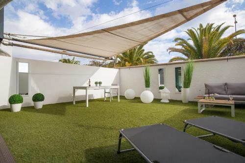 Luxury Avilla Las Olas - Tap to explore photos