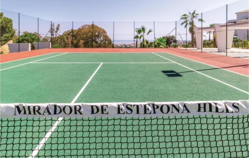 Lovely Apartment In Estepona With House A Mountain View