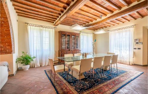  Awesome Home In Lucignano With Outdoor Swimming Pool, Jacuzzi And Wifi in Lucignano