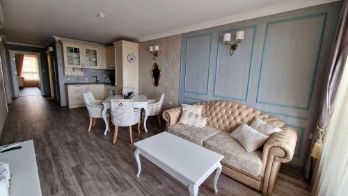 FS Beachfront Luxury Suite with Panoramic Sea View