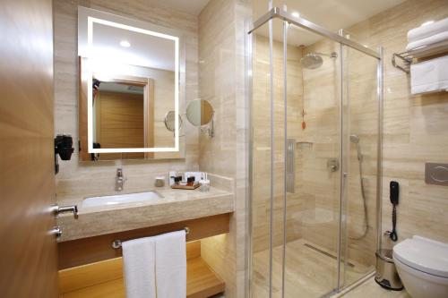 Mia City Hotel - image 12