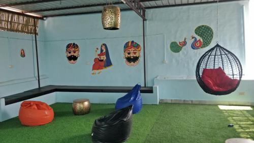 SantKripa Backpackers 400 Mtr from Railway station – Jodhpur, FL