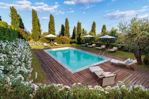  VILLA IL TINAIO Romantic Secluded Farmhouse with Private Pool in 55018 Valgiano