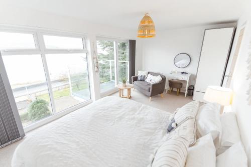 Watersedge Retreat, views, sunsets, dogs welcome in Sandside