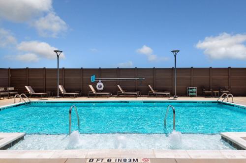 Residence Inn by Marriott Charlotte Northlake - image 24