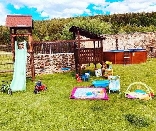 Spēļu laukums, Ubytování Újezdec u Prachatic (Ubytovani Ujezdec u Prachatic) in Vlačovo Brezi