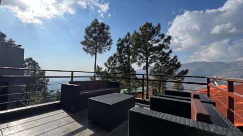 Cloud Nine Murree Hut1 - main image