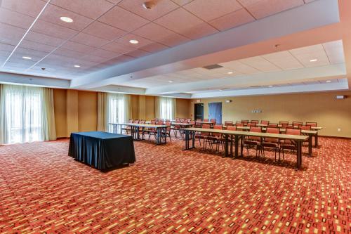 Courtyard by Marriott Bridgeport Clarksburg