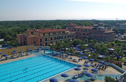 Continental Resort - image 11