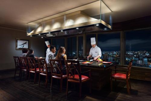 Restaurant, Courtyard by Marriott Shin-Osaka Station near Nishinakajima-Minamigata Subway Station