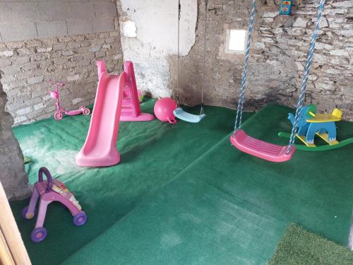 สนามเด็กเล่น, Feriënhaus Hohe Acht (Ferienhaus Hohe Acht) in ซีเบนแบช