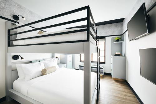 Kinley Chattanooga Southside, a Tribute Portfolio Hotel