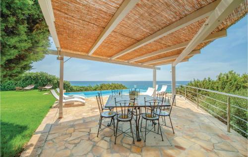  Villa Bison in SantʼAnna Arresi