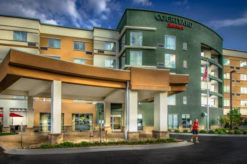 Courtyard by Marriott Charleston Downtown/Civic Center