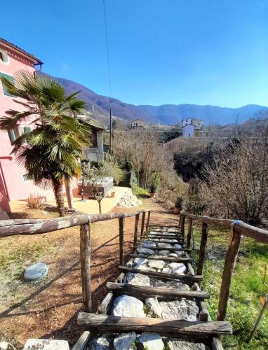 La Casa Rosa di Segusino with SPA Jacuzzi in garden
