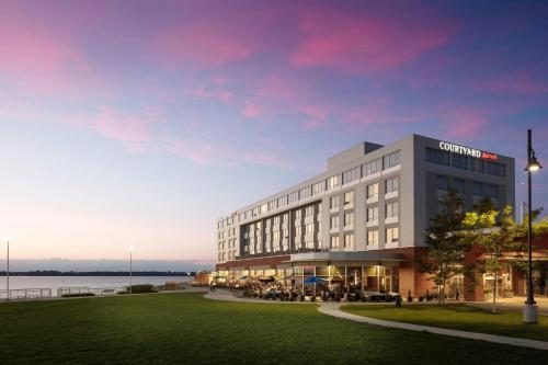 Courtyard by Marriott Erie Bayfront - image 13