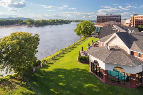 Courtyard La Crosse Downtown/Mississippi Riverfront