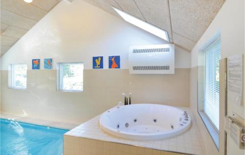 Bathroom, Amazing Home In Ebeltoft With Sauna in Ebeltoft