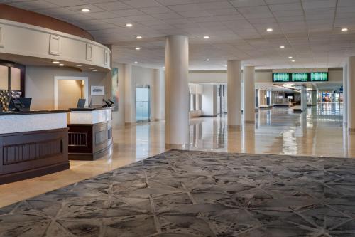 Lobby, Tampa Airport Marriott near George M. Steinbrenner Field
