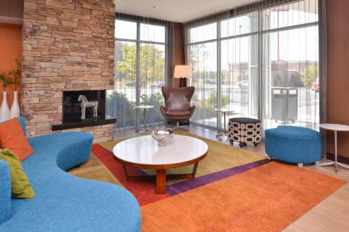 Fairfield Inn and Suites by Marriott Calhoun - Hotel