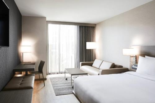 AC Hotel by Marriott Tampa Airport - image 6