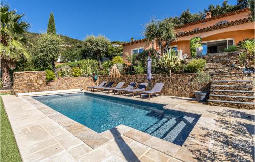 Beautiful home in La Londe les Maures with 3 Bedrooms, WiFi and Outdoor swimming pool - La Londe-les-Maures