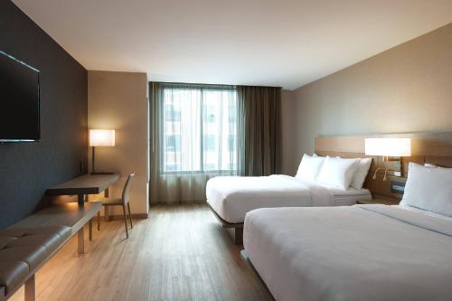 1 queen bed