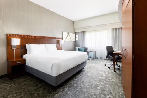 Courtyard by Marriott Potomac Mills Woodbridge in Woodbridge, USA