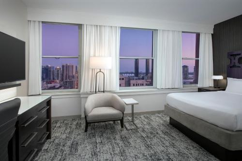 Courtyard by Marriott San Diego Downtown - image 3