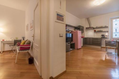 One-Bedroom Apartment image 5