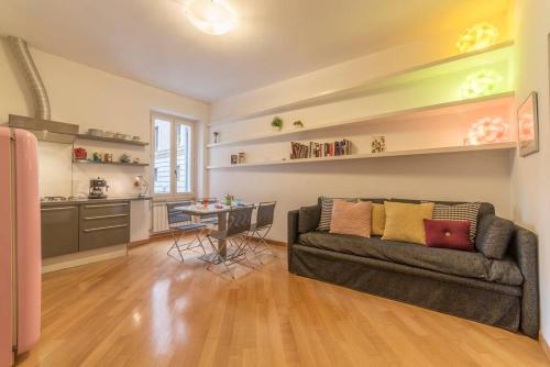 One-Bedroom Apartment image 4