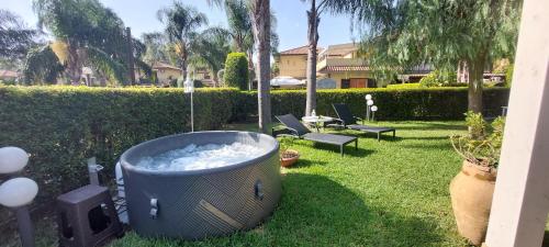  Villa Achillea - villetta con jacuzzi privata e piscina condominiale in Mascali