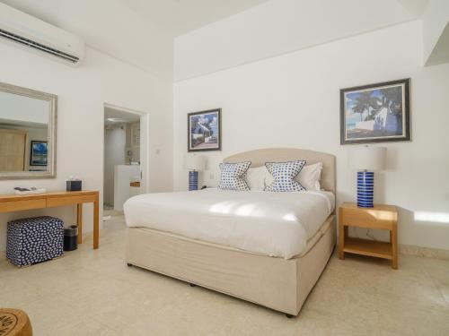 434800329 The Liming Bequia