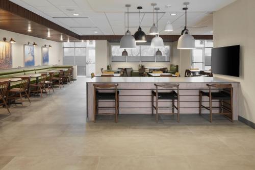 Fairfield Inn & Suites by Marriott Stony Creek - image 6