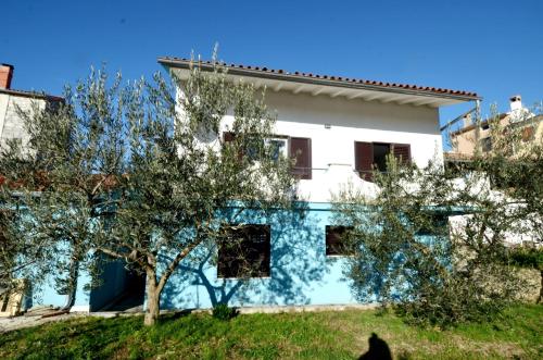  Mon Perin Castrum-Apartment Floris, Pension in Bale