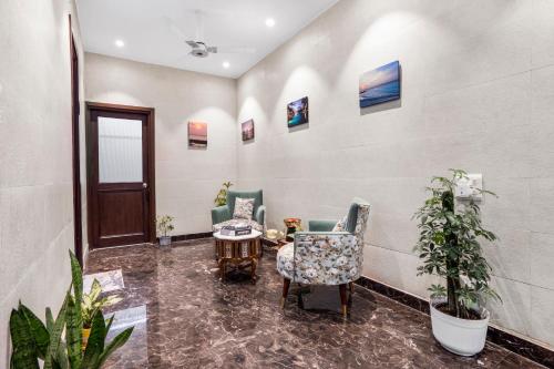 Pentagon - 5 Bedroom Apartment Saket, South Delhi