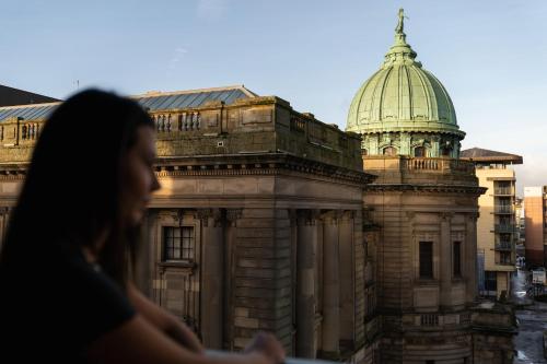 City View - A Stunning 2 Bed Apartment, Glasgow (photo 10)