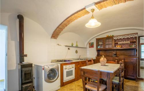 Pet Friendly Apartment In Vignale Monferrato With Kitchen