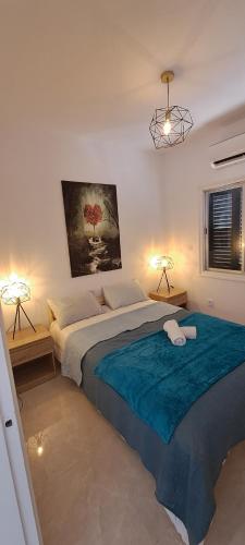 Renovated 2 bedroom Apartment in light house beach 1