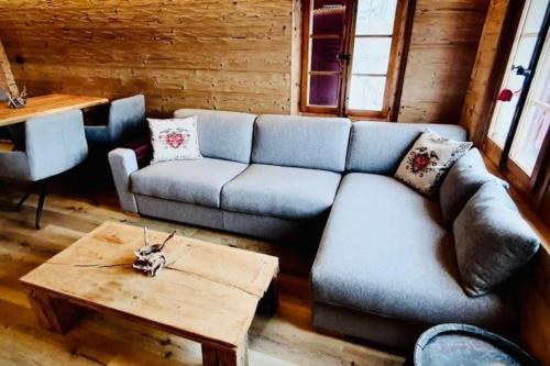 Chalet Mulet - Luxury & Cosy 3 rooms apartment in 300 years old Chalet, Leukerbad (fotografie 5)