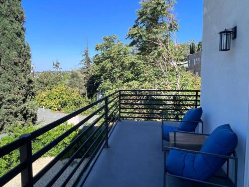 The Arts House - Private and Gated Home in Silver Lake with Pool & Views, Los Angeles (photo 11)