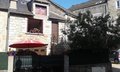 petit gîte calme et ensoleillé. - Apartment - Aumont-Aubrac