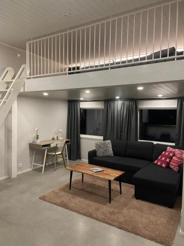 StrandRo - mokki jarven rannalla in Larsmo