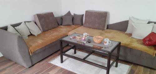 Tića3 (Tica3) in Laćarak