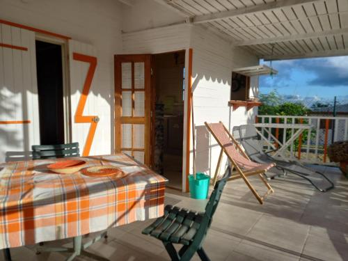 Instalações, Bungalow au soleil in Saint Francois