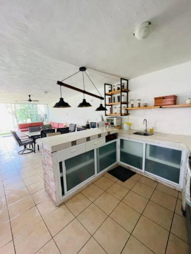 Casa Alfenapa completa para ti y tu familia, pet friendly y a pie del lago