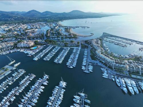 ทัศนียภาพภายนอกโรงแรม, Marina Bella in โคโกลิน