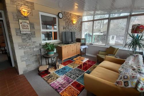 Quirky mid century themed holiday home gîte à louer Shepton Mallet