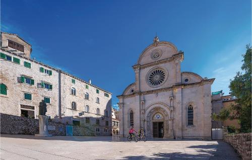 Nice Home In Sibenik With Jacuzzi